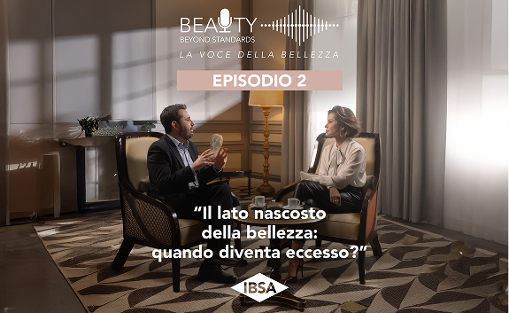 <p><strong>EPISODIO 2</strong> – In un tempo in cui l’ideale di bellezza sembra sempre più sfocato e digitale, il rischio è quello di inseguire una perfezione che ci allontana da noi stessi.<br />
Il secondo episodio del podcast «Beauty Beyond Standards – La voce della bellezza» è un invito a riscoprire la bellezza nella sua forma più autentica.<br />
Con la Dott.ssa Chantal Sciuto parliamo di dismorfia, una percezione distorta di sé che cresce in un mondo fatto di selfie, grandangoli e filtri leviganti.<br />
Per il medico “la visita parte dall’ascolto. Capire chi abbiamo davanti è il primo passo. A volte vogliamo correggere proprio ciò che rende unici.”</p>
